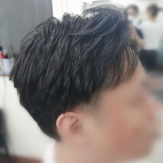カットやヘアセットの実例などを掲載